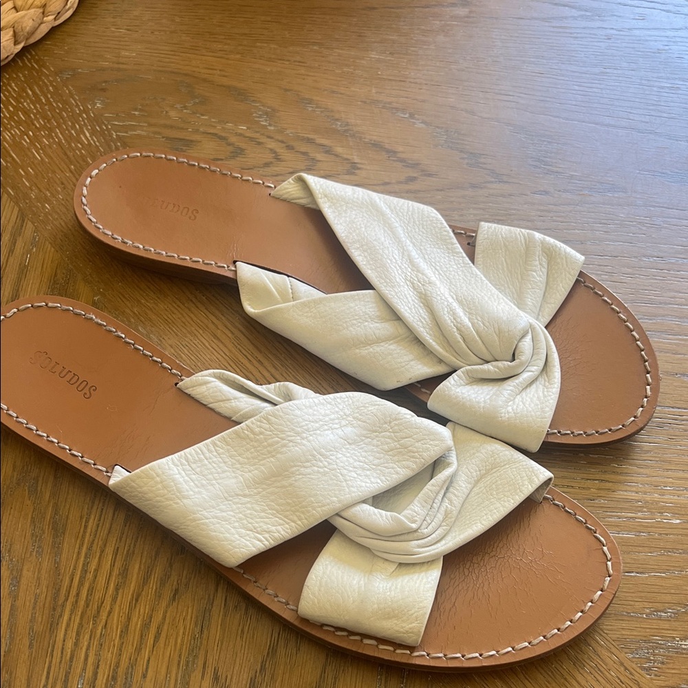 Soludos Cream Knotted Leather Slide Sandals